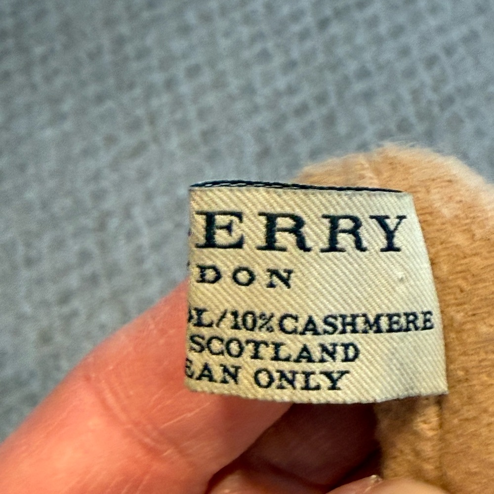 Burberry Wool/Cashmere Cape - Picture 4 of 4